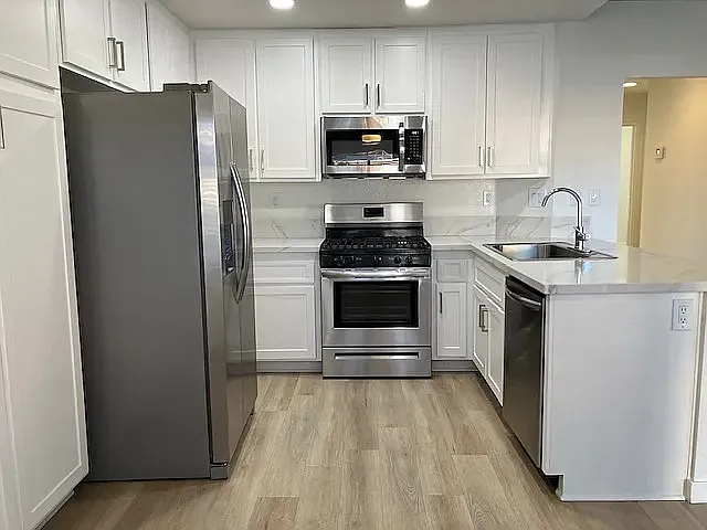 2 bed, 925 sqft, $2,265 — Photo 3