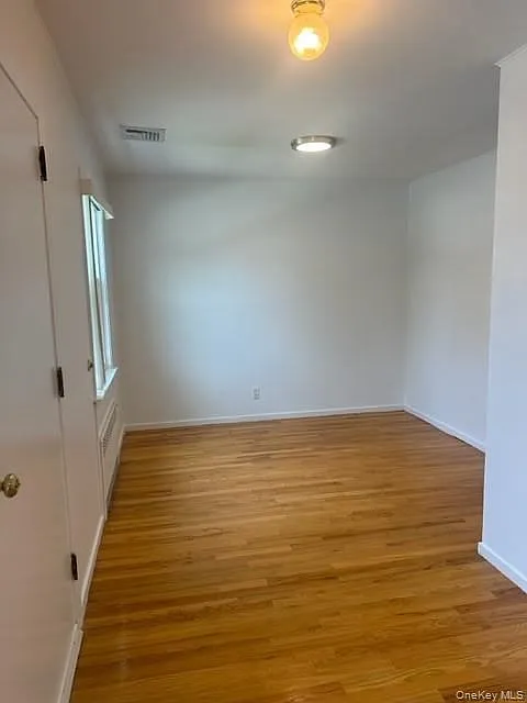 3 bed, 2.0 bath, 1050 sqft, $4,900 — Photo 4
