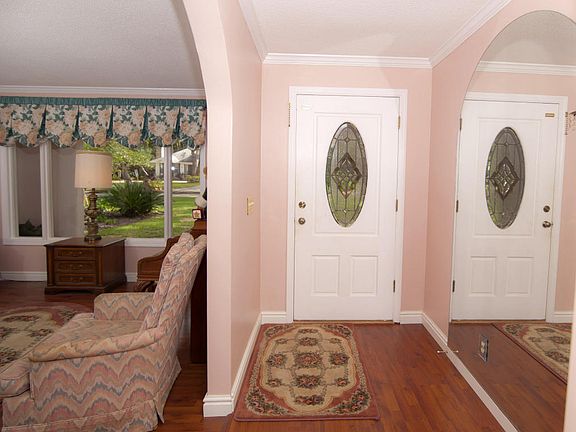 3rd image of 105 N Saint Andrews Dr