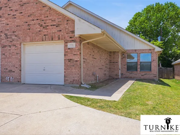 3124 Cherry Ln, Fort Worth, TX 76116