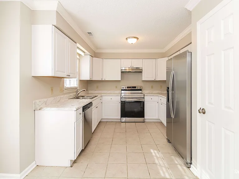 100 Buena Vista Ave — Photo 3