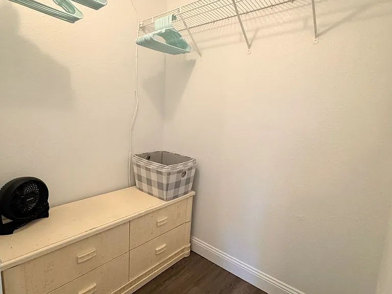 654 Capistrano Ct — Photo 14