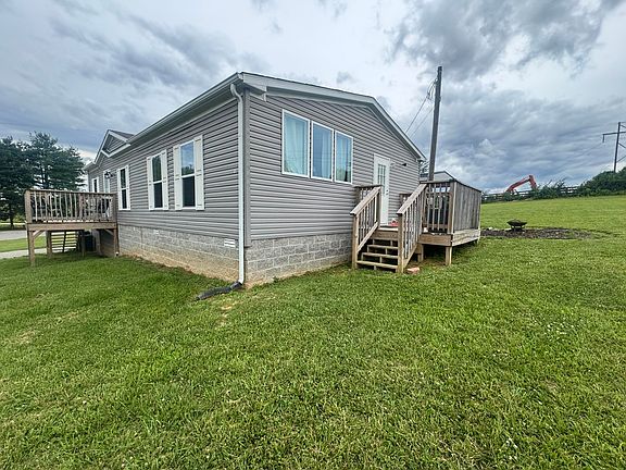 3rd image of 105 Linkview Rd