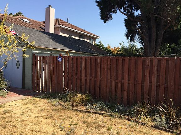 3rd image of 683 Elsie Ave