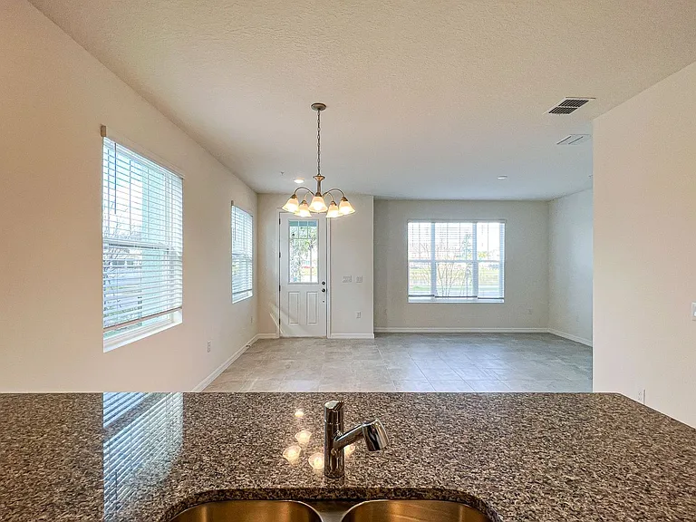 10227 Highline Crest St — Photo 14