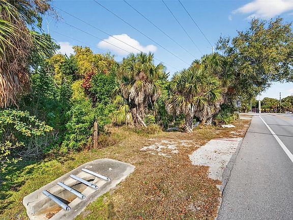 5th image of 14 Old Venice Rd #100