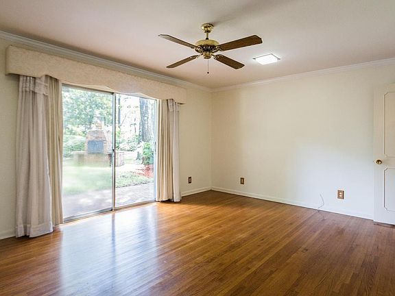 3rd image of 2180 Segovia Ave
