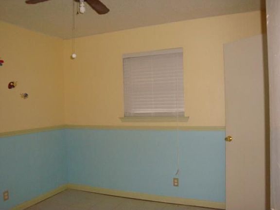 4th image of 630 Arawe Cir W