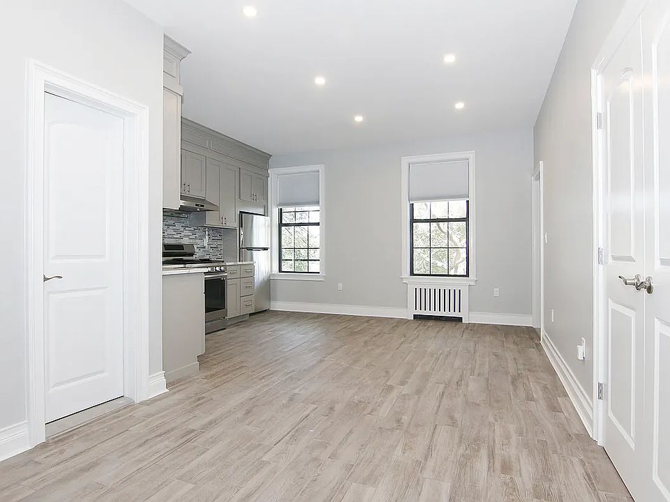 1st image of 4110 20th Ave #2