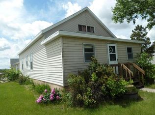 1050 4th St S, Carrington, ND 58421