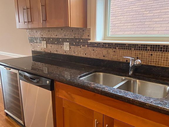 5th image of 3607 W Belmont Ave #2E