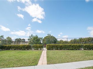 8162 Country Rd APT 201, Fort Myers, FL 33919