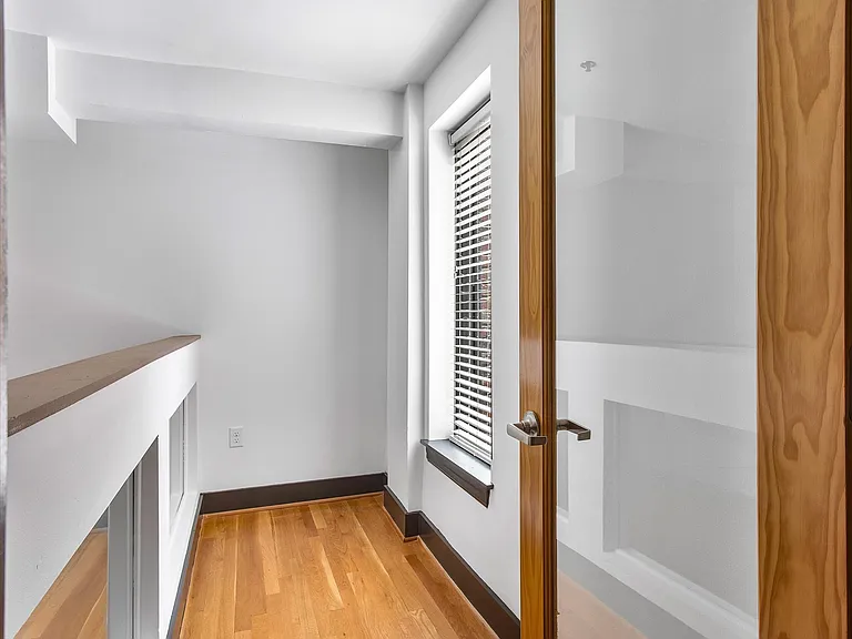 306 E Grace St — Photo 5