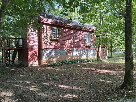 2nd image of 9852 Mullins Cove Rd