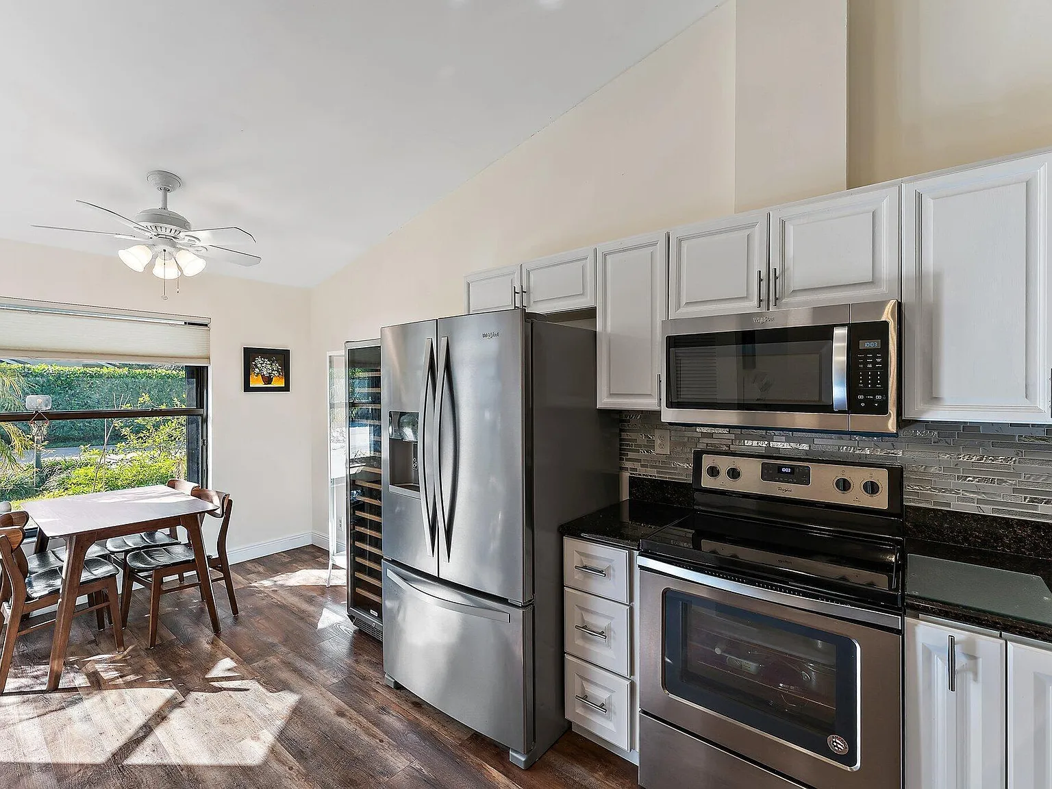 2 bed, 2.0 bath, 1211 sqft, $2,750 — Photo 4