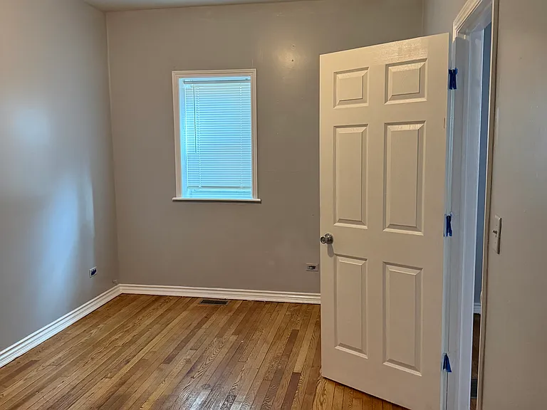 7031 S King Dr #1 — Photo 6