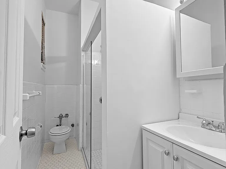 3616 Henry Hudson Pkwy #1FN — Photo 9