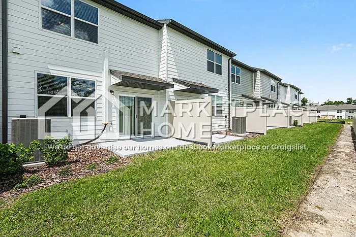 11898 Sylvia St — Photo 25