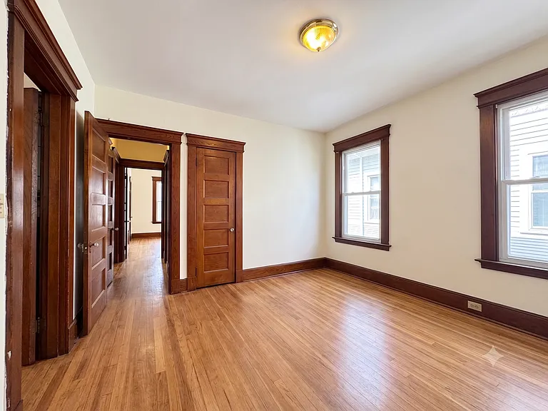 126 Mansfield St — Photo 4