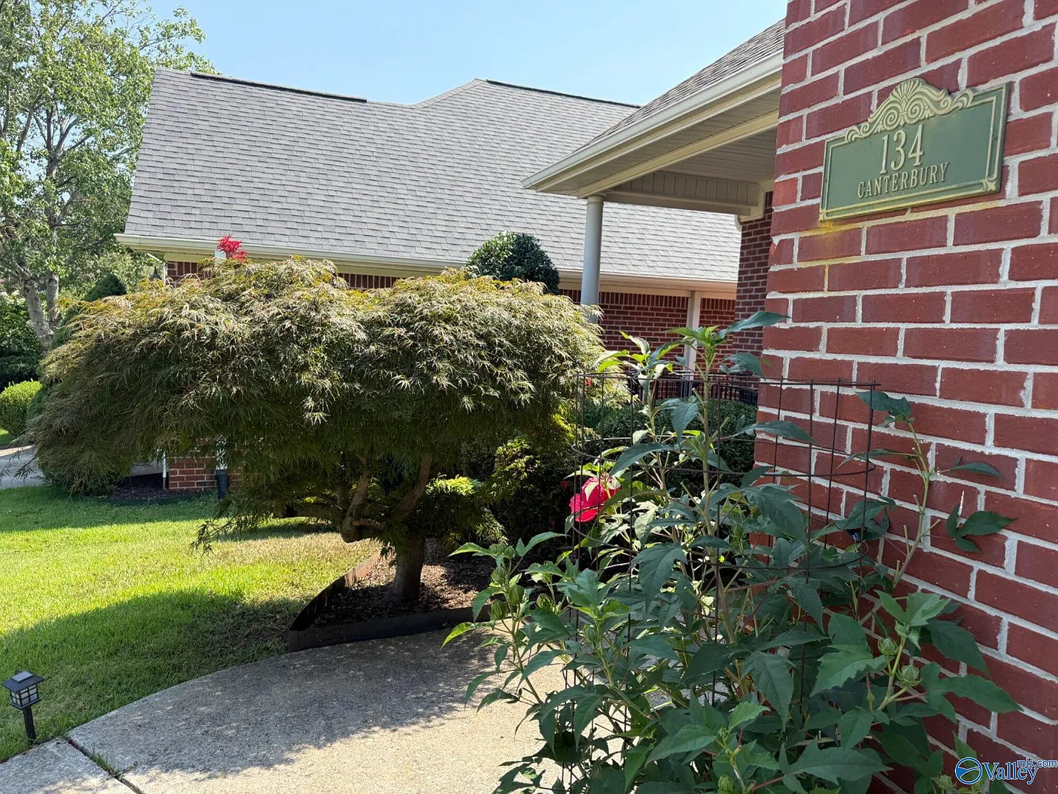 3 bed, 2.0 bath, 1971 sqft, $1,899 — Photo 4