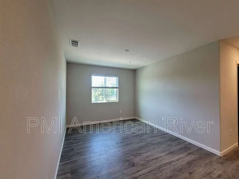 3238 Chelmer Way — Photo 10