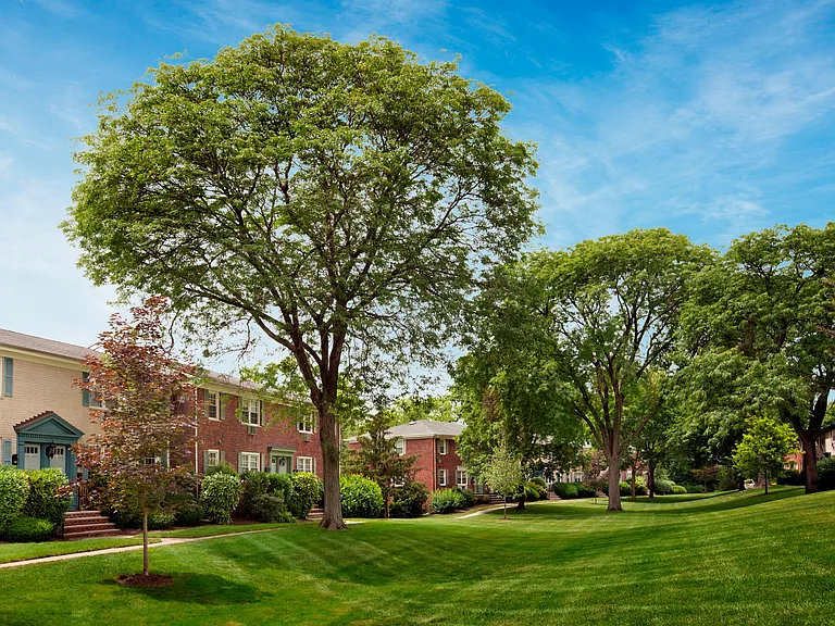 Rivercrest Apartments — Photo 20