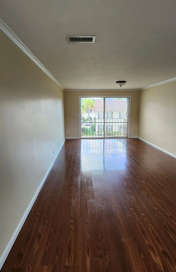 2 bed, 992 sqft, $1,550 — Photo 4