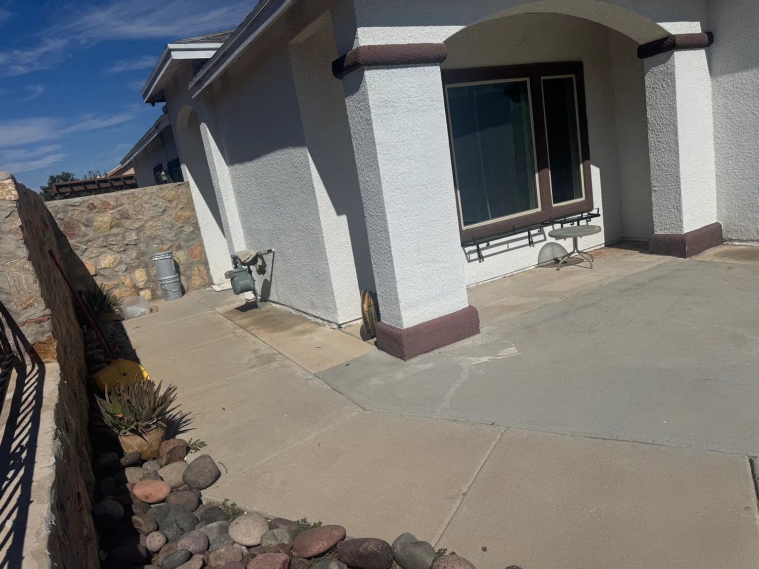 3 bed, 1280 sqft, $1,800 — Photo 2