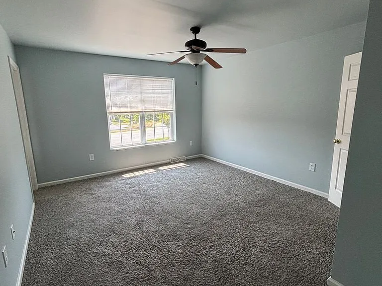 2153 Penn St — Photo 13