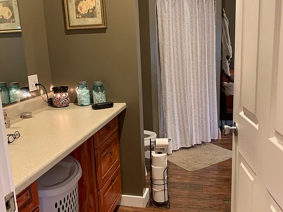 Entry to Master bath