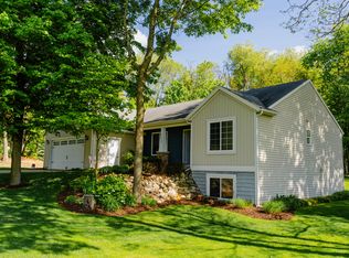 11775 Crystal Ridge Dr NE, Sparta, MI 49345