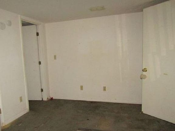 5th image of 1446 Sorin St