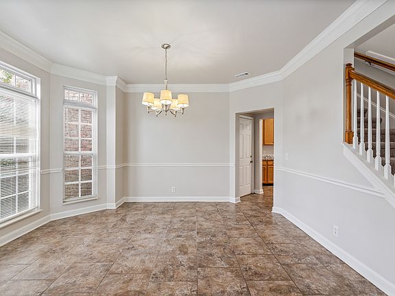 3rd image of 104 Camp Creek Ct