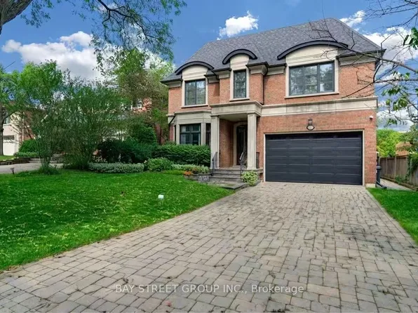28 Carnwath Cres, Toronto, ON M2P 1J5