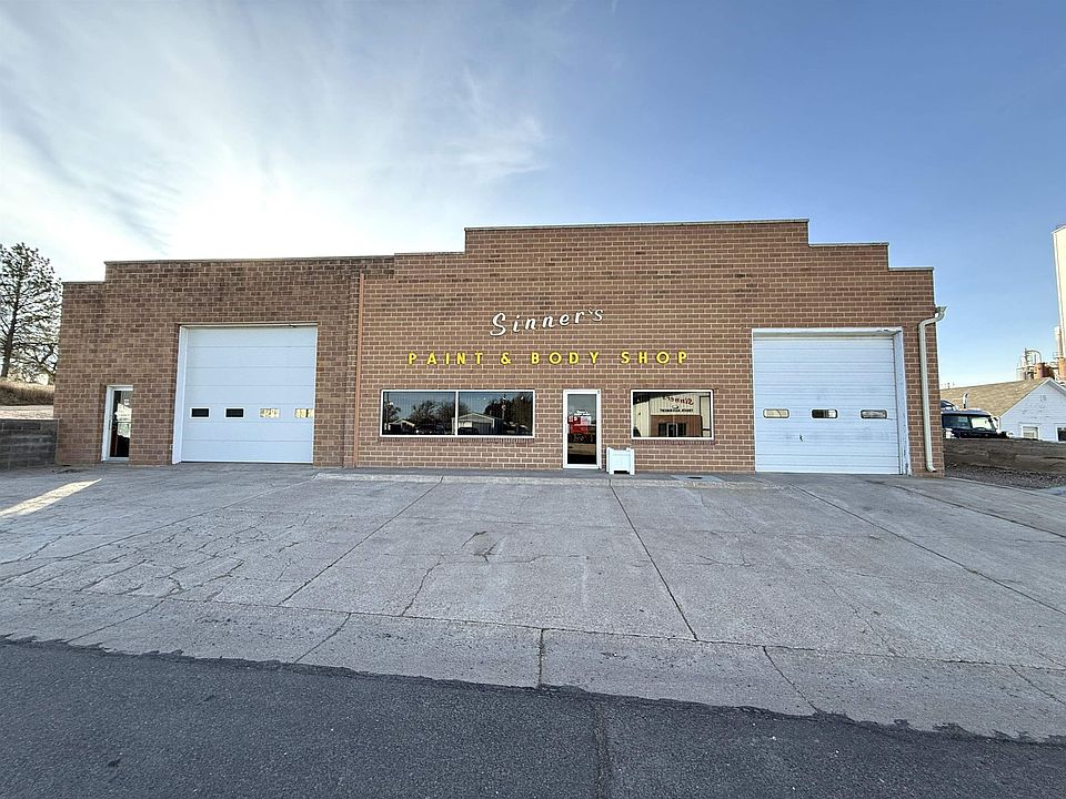 1st image of 120 S Tecumseh