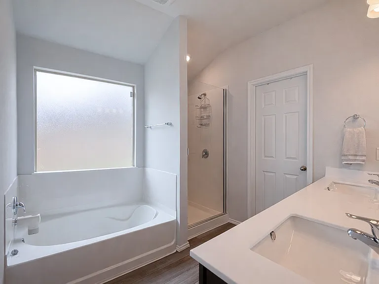 2403 Corradino St — Photo 16