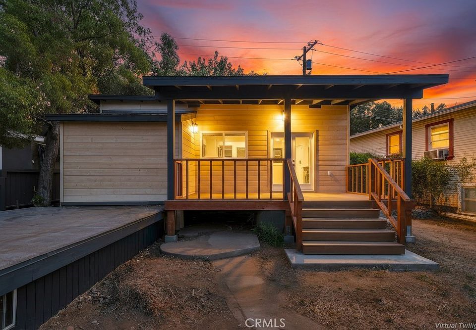 1st image of 2834 Delevan Dr
