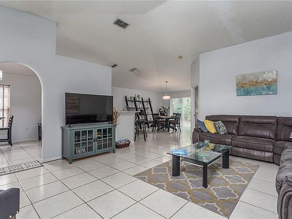 3rd image of 123 Pine Isle Dr