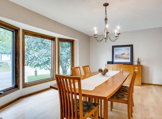 8109 129th St W, Apple Valley, MN 55124