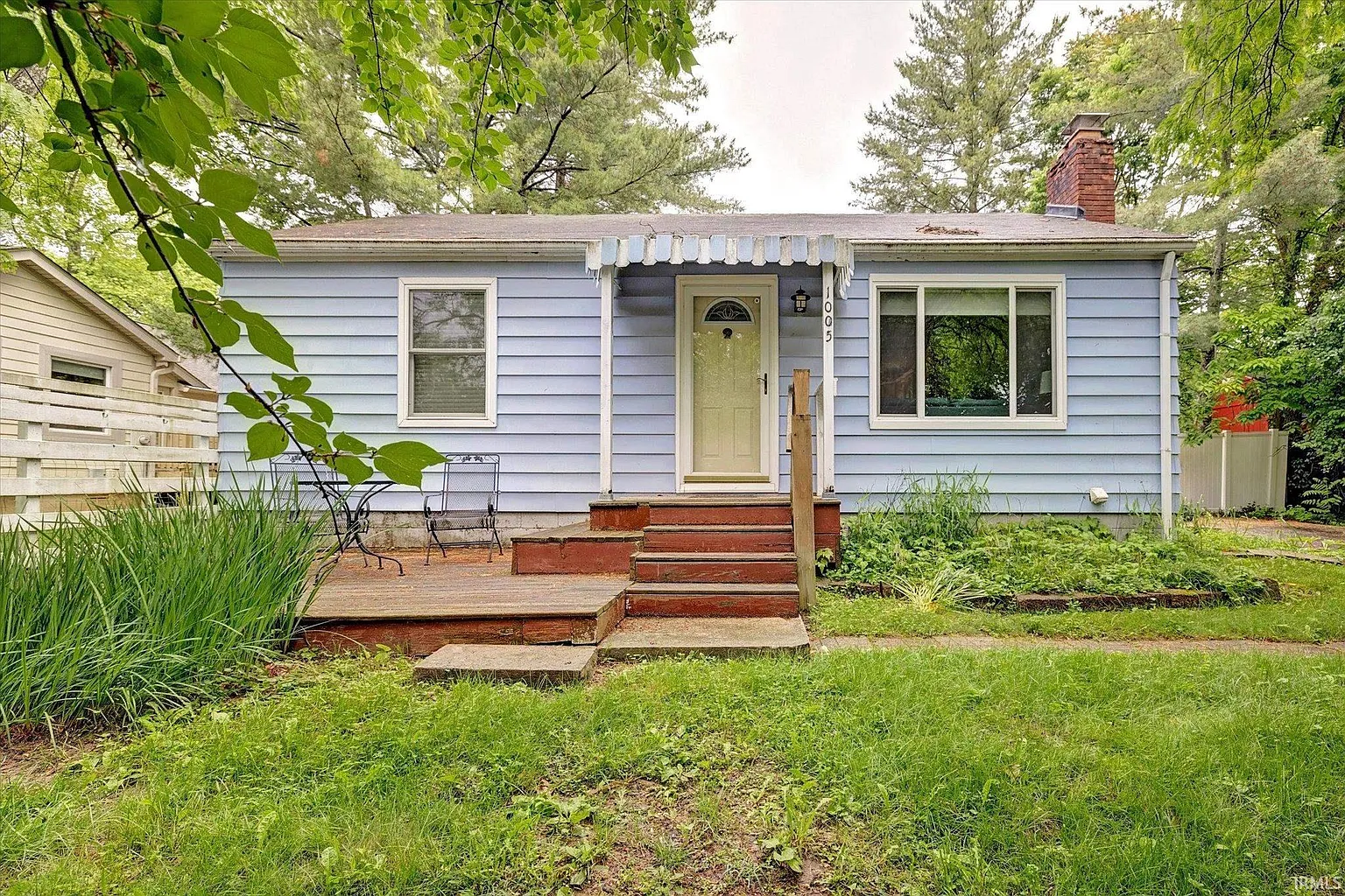 1005 E Maxwell Ln photo 1