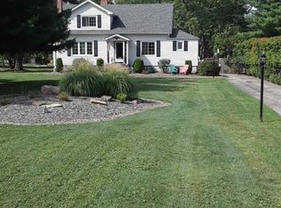 1379 E Ridgewood Dr, Seven Hills, OH 44131