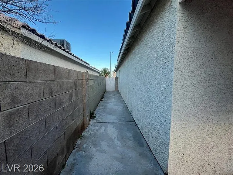 3657 Lucky Horseshoe Ct — Photo 16