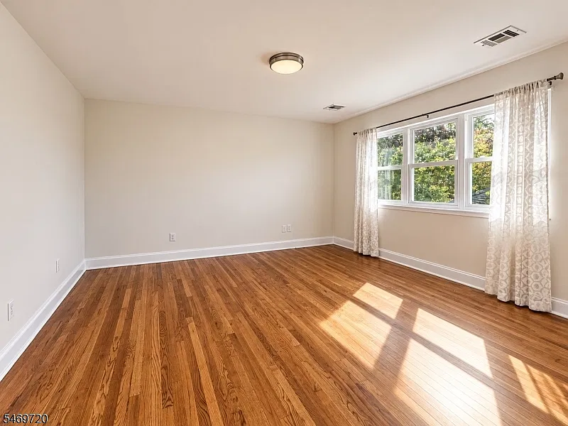 1 bed, 1.0 bath, $1,850 — Photo 2