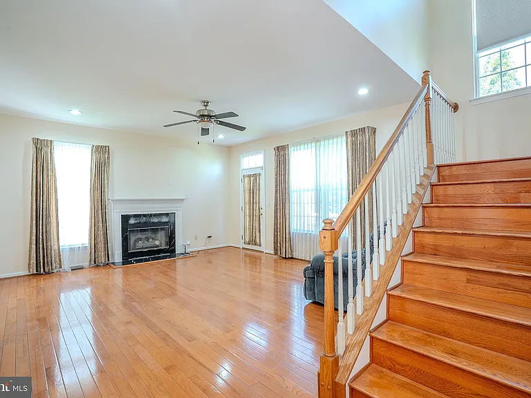 31 Hawthorn Dr — Photo 11