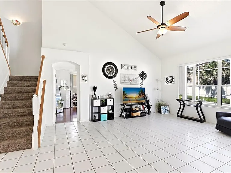 130 Westmoreland Cir — Photo 13