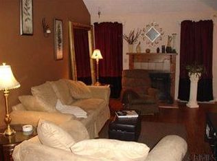 90 Westchester Dr, Clifton Park, NY 12065