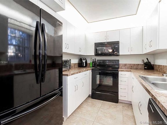 3rd image of 5004 SW 123rd Ter