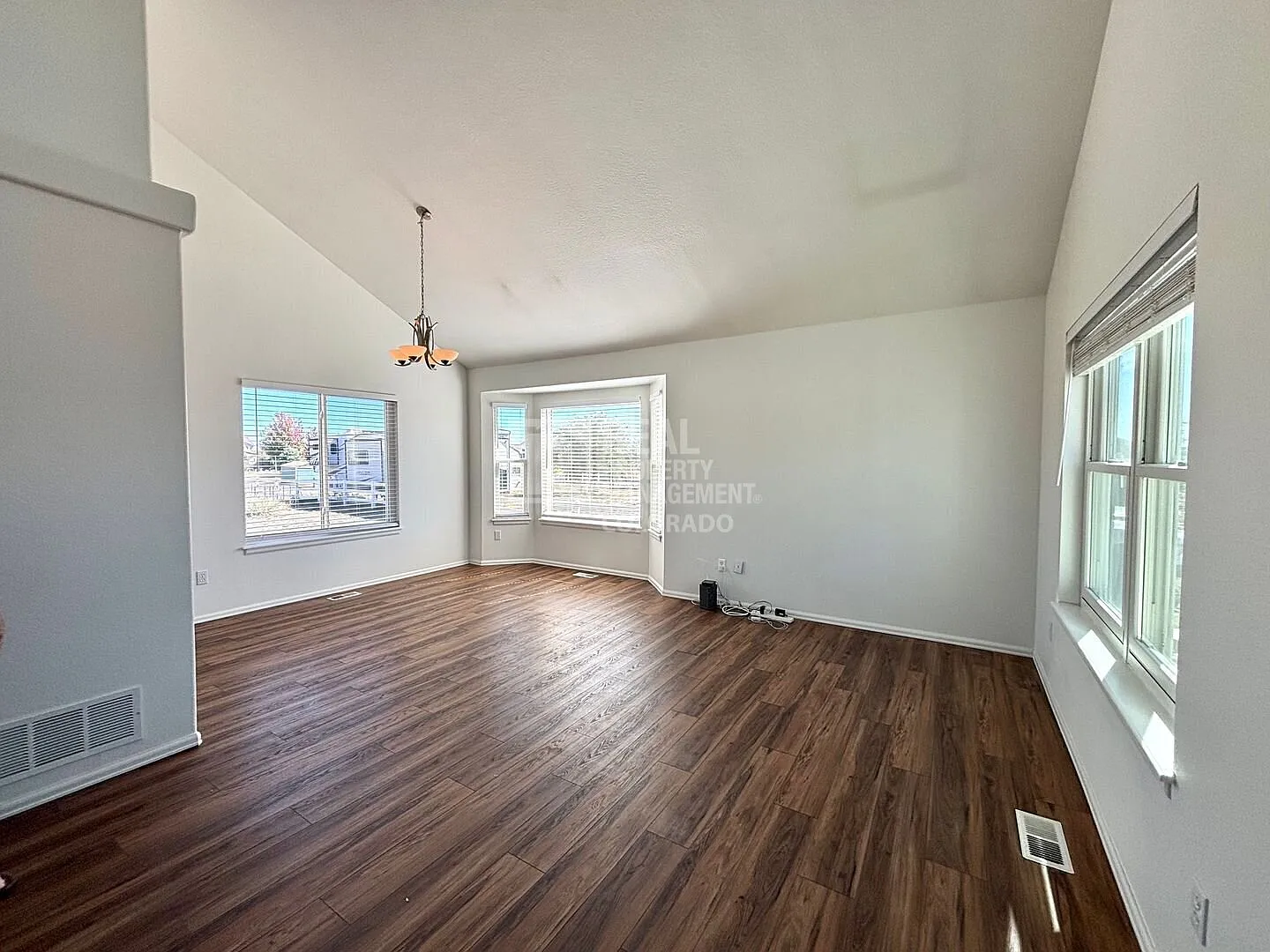 Spacious 5-Bedroom Home on Over Half an Acre in Woodmen Hills — Photo 2