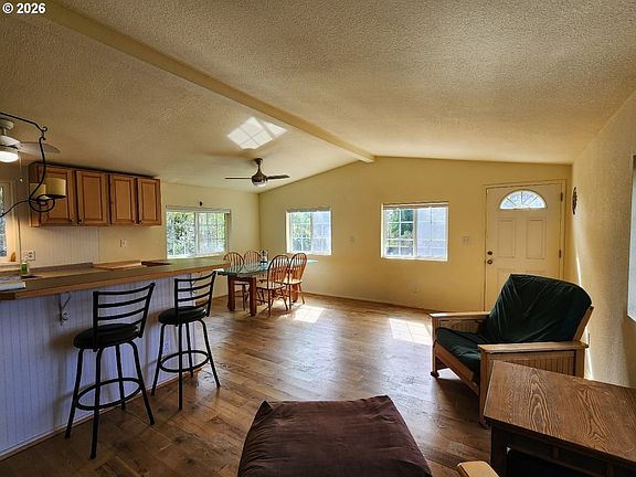 5th image of 307 12th St