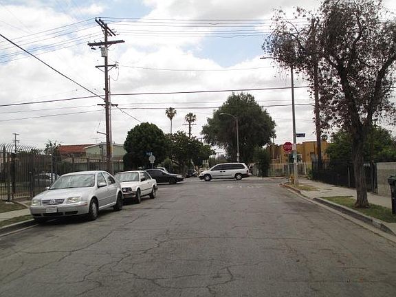 4th image of 3102 W 59th St